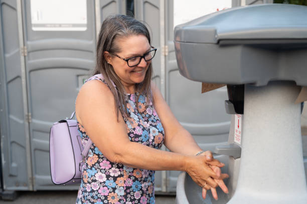 Affordable portable toilet rental in Anamosa, IA